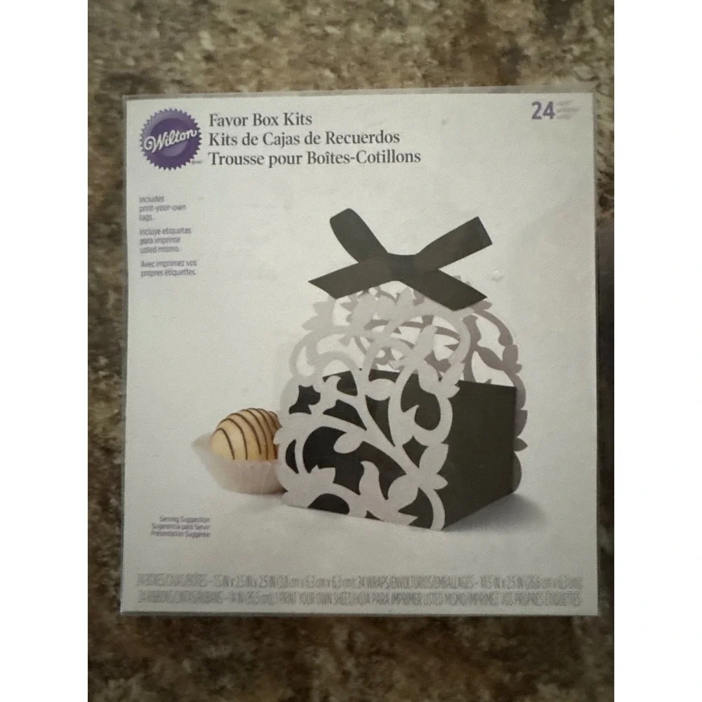 Wilton favor box